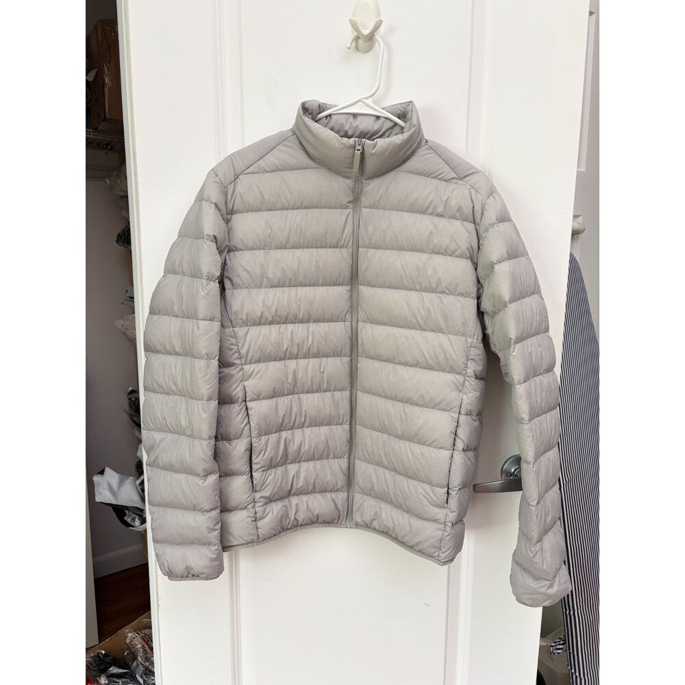 Uniqlo Ultra Light Down Jacket Gray Full Zip Puffer Coat Mens Sz Med Gorpcore